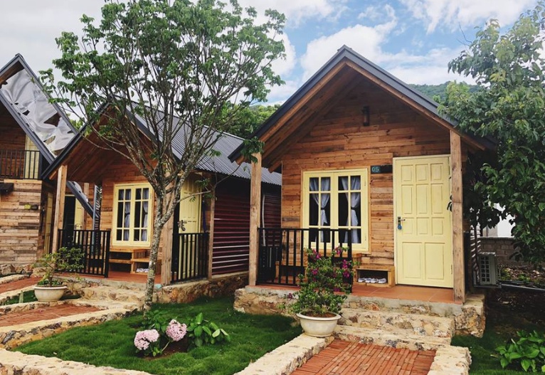 A Ú HOMESTAY
